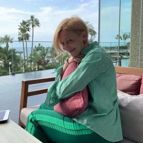 sexypomiaaaa image 0